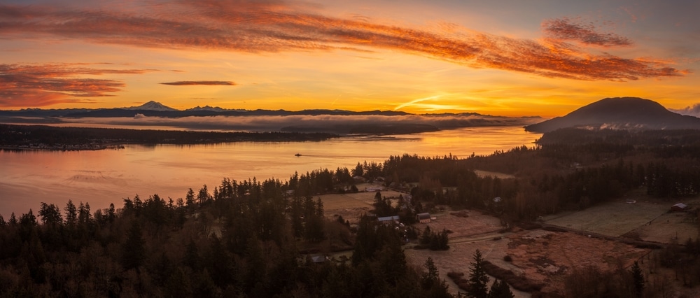 Romantic sunset is one of the best things to do in Bellingham for couples during romantic getaways in Washington State